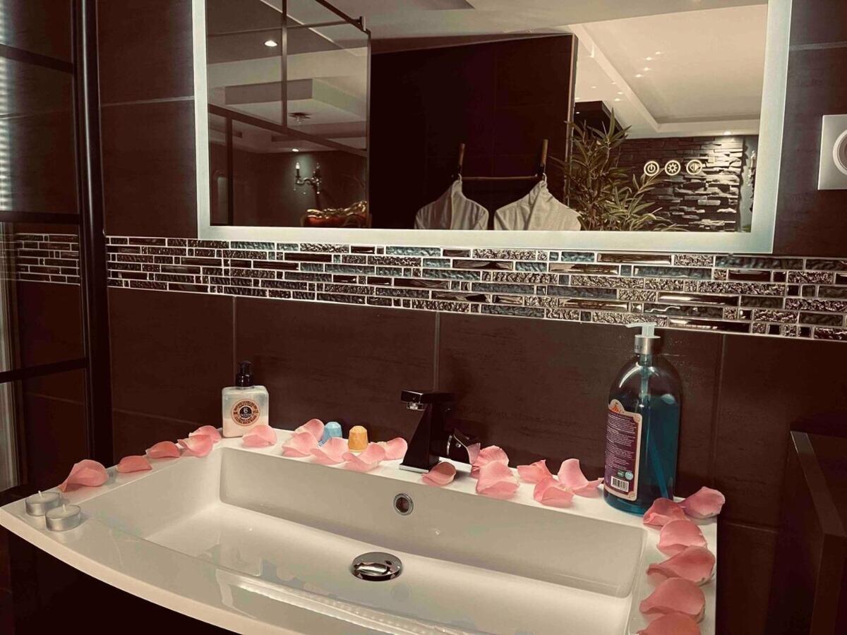 O Venus Spa Sin-le-Noble Zewnętrze zdjęcie