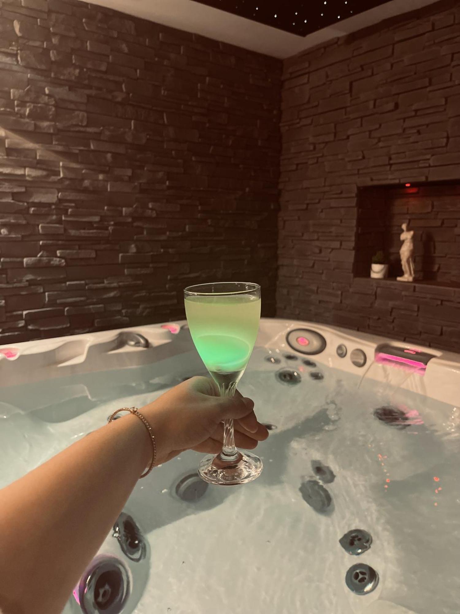 O Venus Spa Sin-le-Noble Zewnętrze zdjęcie